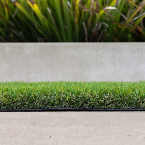 Sztuczna trawa OASIS 30 mm – belgijska, premium, na taras i do ogrodu